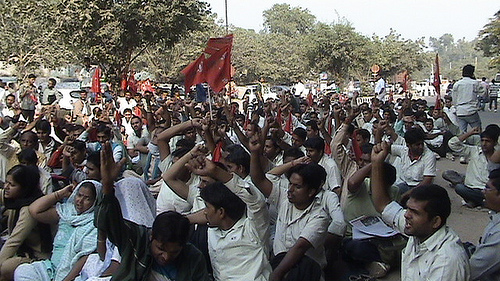 Grève des travailleurs de l'entreprise Maruti Suzuki (Novembre 2012) 
